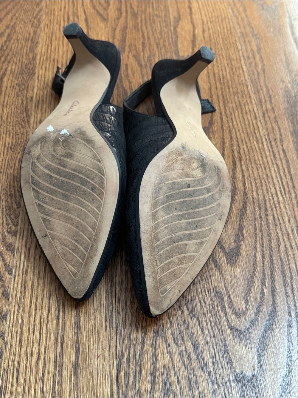 Clarks Black Pointed Toe Slingback Mules - Picture 4 of 4